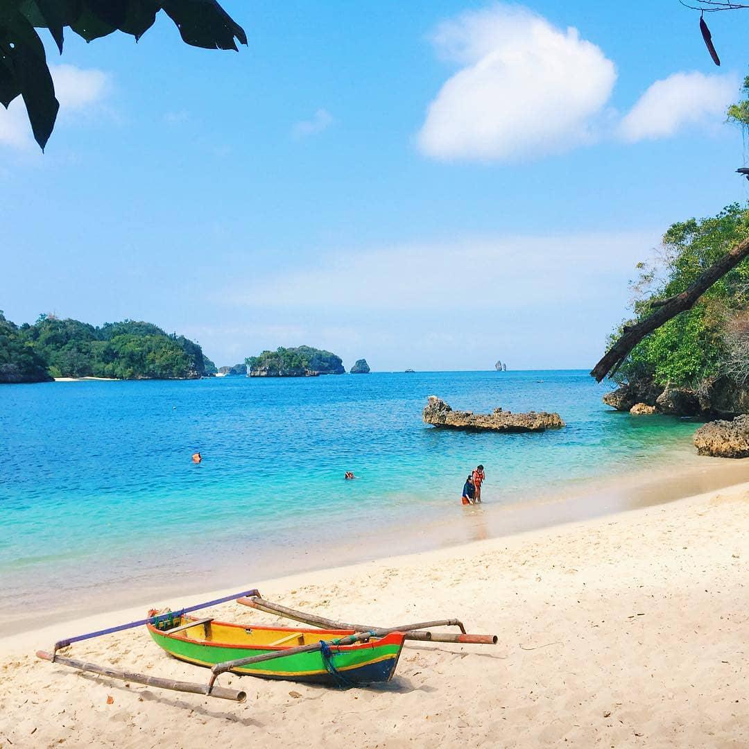 5 Wisata Pantai Mempesona Di Malang Raya