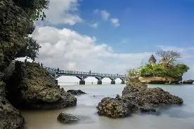 Menawan, Ini Sejarah Wisata Pantai Balekambang