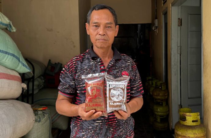 Pembuatan Kopi ‘Gempo’ ala Pabrik Kopi Bubuk Rajawali