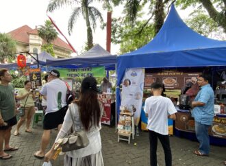 Rayakan HUT RI ke-80, Permata Jingga Gelar Bazaar dan Turnamen Tennis