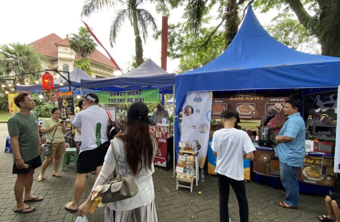 Rayakan HUT RI ke-80, Permata Jingga Gelar Bazaar dan Turnamen Tennis