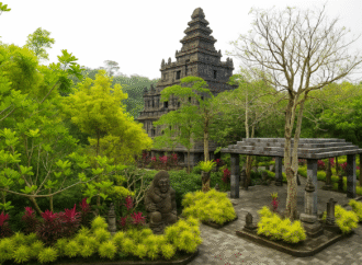 Merasakan Nuansa Alami Arca dan Candi Jawa di Lembah Tumpang Malang.