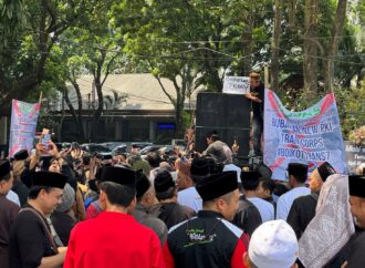 Santri Malang Gelar Aksi Demo Menggugat Tayangan Trans7 mengenai Budaya Pesantren