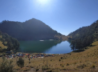Ranu Kumbolo, Permata Alam di Lereng Semeru yang Tak Pernah Kehilangan Pesonanya