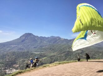 “Dari Ketinggian 1.300 Mdpl: Jejak Sejarah dan Keindahan Paralayang Batu di Kota Batu”