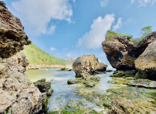 Liburan Seru Bersama Keluarga! Ini 5 Pantai Family-Friendly di Kabupaten Malang