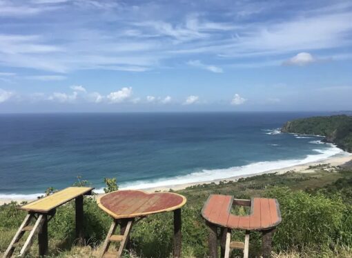 Pesona Tersembunyi Pantai Modangan: Surga di Ujung Barat Malang yang Mulai Dikenal Wisatawan
