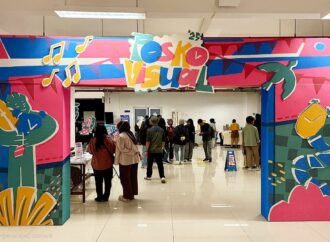 Keliling Dunia Cukup di Posko Visual MCC dan Menikmati Poster Internasional Mahasiswa UM