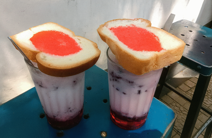 Es Santan 68 Malang: Segarnya Minuman Legendaris yang Bertahan di Tengah Arus Zaman