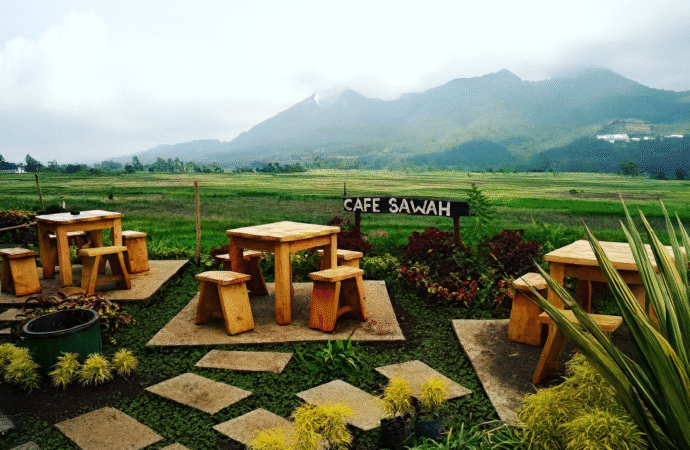 Pengen Ngopi sambil Menikmati Sejuknya Alam tapi Bosen Kafe Outdoor ? Gas, Cobain Sini!